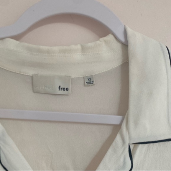 Aritzia Wilfred Front Tie Blouse - Picture 3 of 7